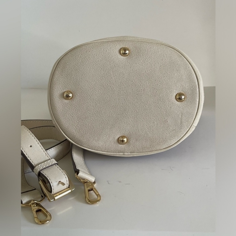 Michael Kors EUC Crossbody - Picture 5 of 9